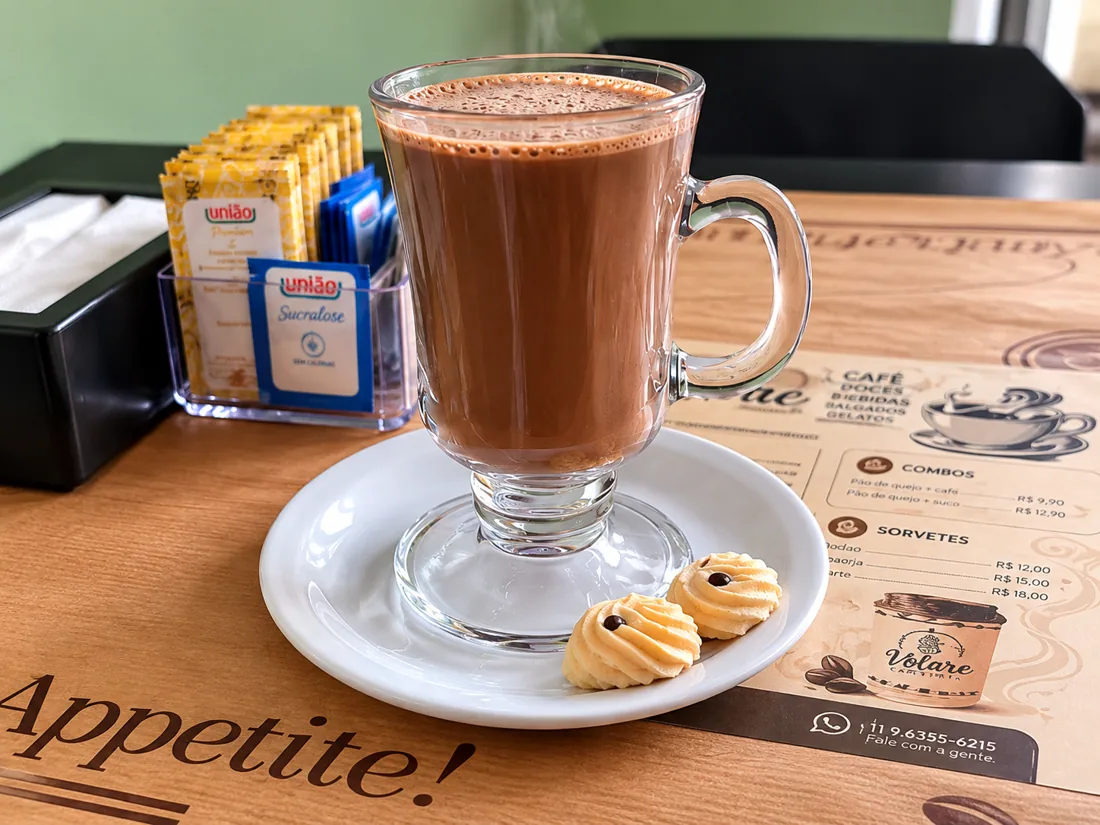 Chocolate quente ou gelado na Volare Cafeteria