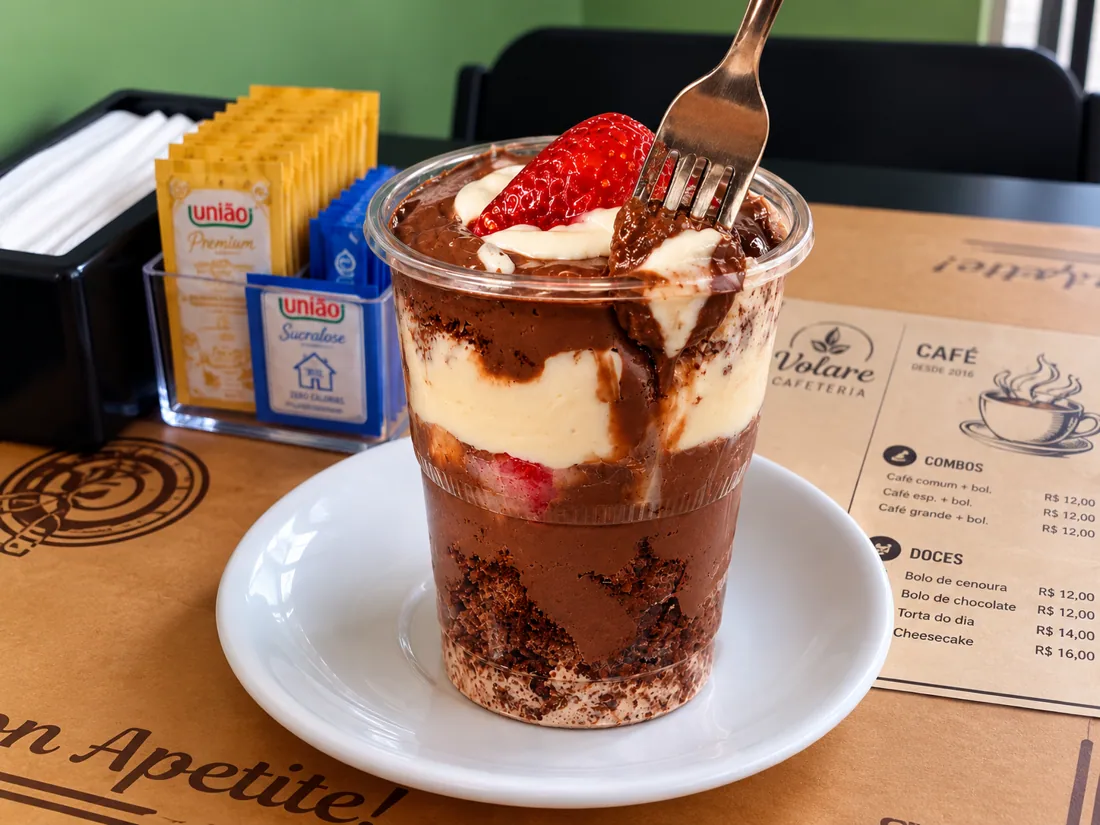 Bolo no pote na Volare Cafeteria