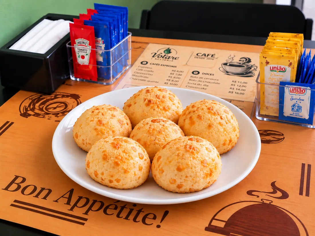 Pães de queijo na Volare Cafeteria